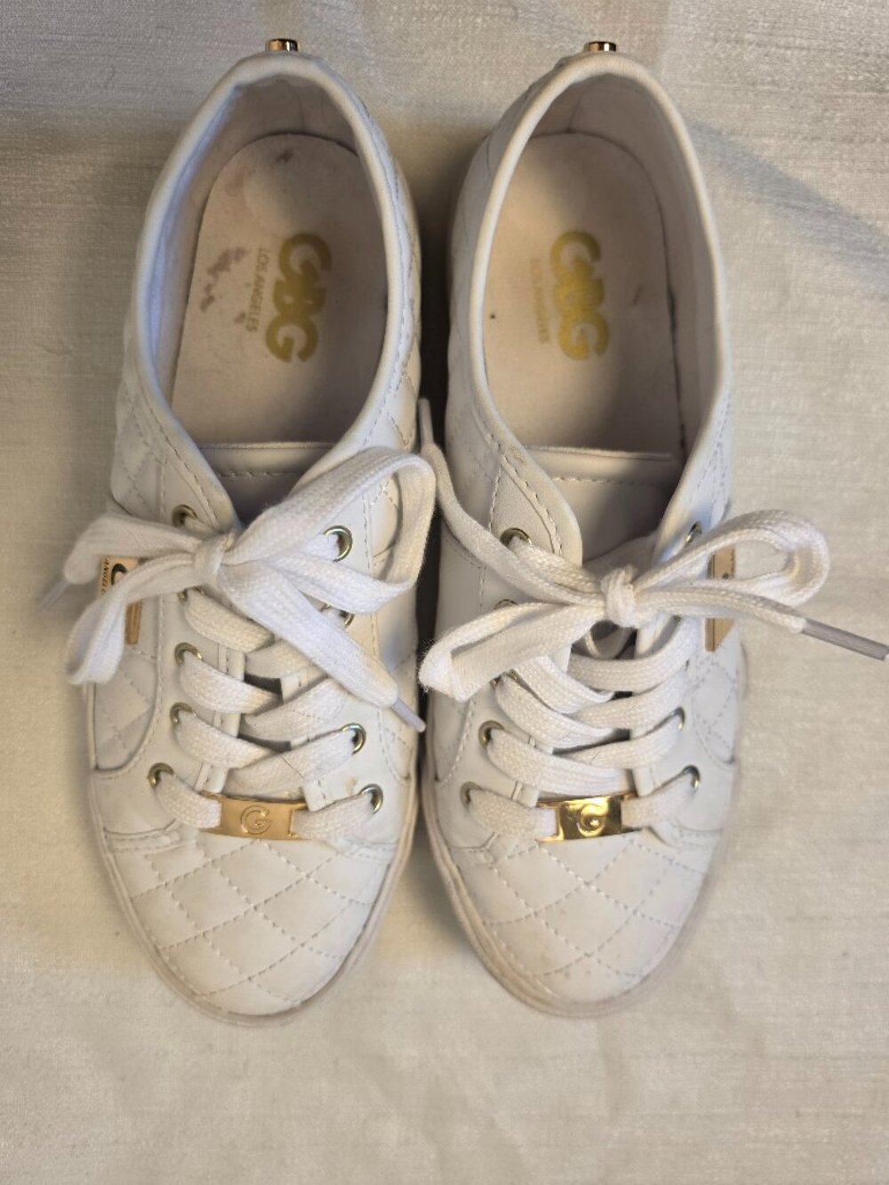 Guess Los Angeles GBG White Lace Up Sneakers with Gold Logo Size 7 1/2M